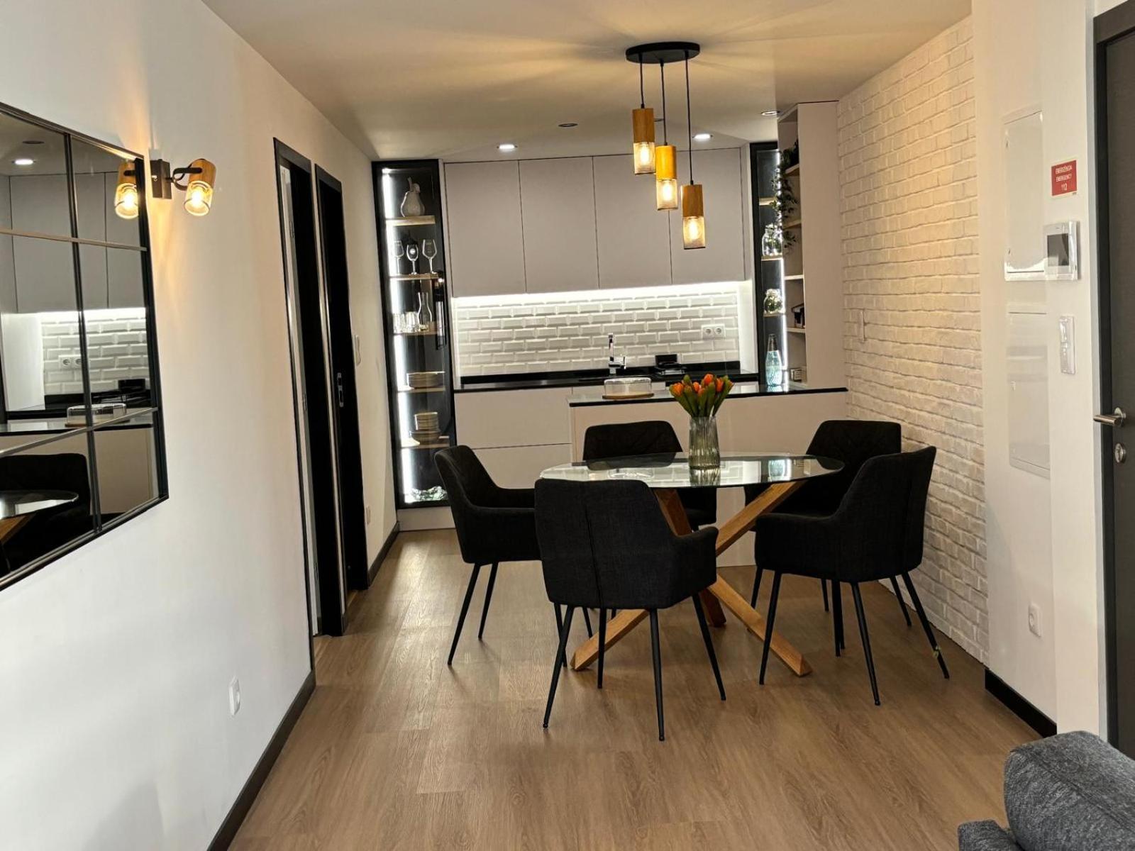 Pink House Apartment Moncao
